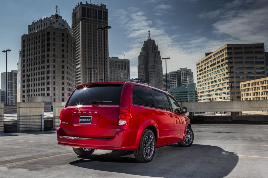  Dodge Grand Caravan Blacktop Edition 2013 года  (фото 5 из 6)